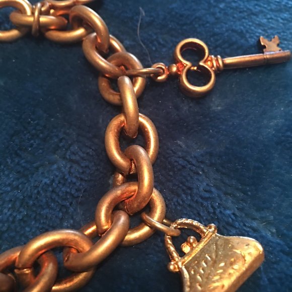 Fashion Queen! Copper tone Shopper Lister toggle bracelet SO CUTE - Picture 3 of 3